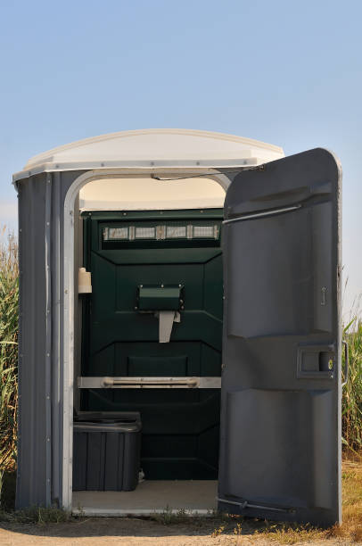 Best Portable restroom trailer rental  in Farngton, MI